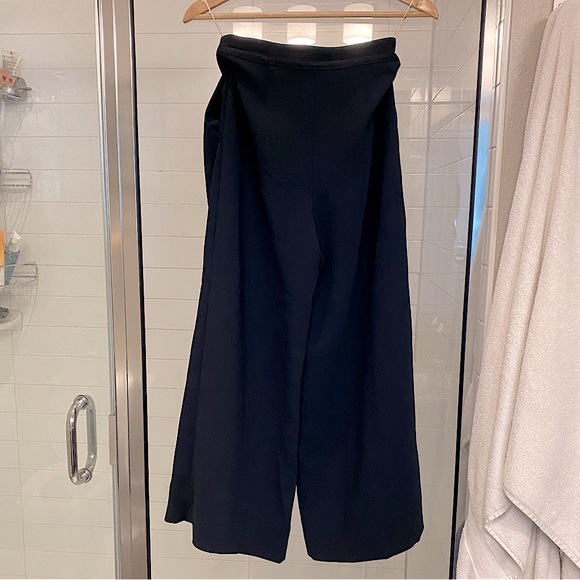 BLACK Aritzia High Rise Culottes - Picture 5 of 6